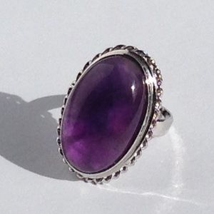 Vintage Cabochon Amethyst Ring in 18k Gold